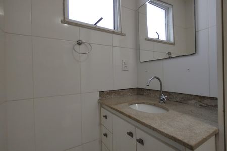 Casa de condomínio à venda com 80m², 2 quartos e 1 vagaBanheiro da Suíte 1