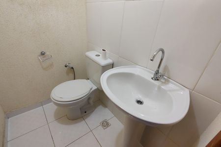 Casa de condomínio à venda com 80m², 2 quartos e 1 vagaLavabo