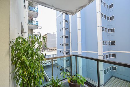 Apartamento à venda com 90m², 3 quartos e 2 vagas Apartamento à venda com 90m², 3 quartos e 2 vagasSacada