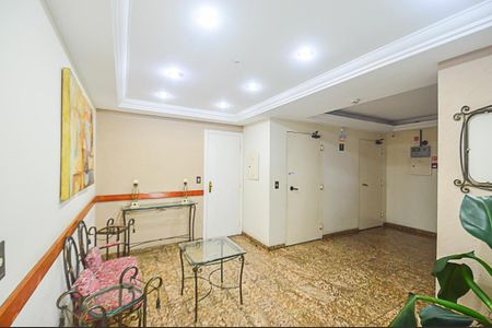 Apartamento à venda com 90m², 3 quartos e 2 vagas Apartamento à venda com 90m², 3 quartos e 2 vagasHall de entrada