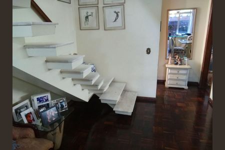 Casa à venda com 270m², 3 quartos e sem vaga