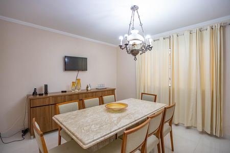 Casa à venda com 300m², 3 quartos e sem vaga Casa à venda com 300m², 3 quartos e sem vagaCopa