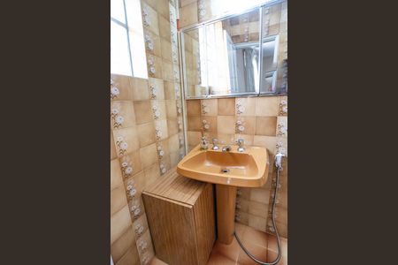 Casa à venda com 300m², 3 quartos e sem vaga Casa à venda com 300m², 3 quartos e sem vagaBanheiro da suíte