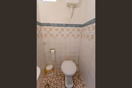 Casa à venda com 300m², 3 quartos e sem vaga Casa à venda com 300m², 3 quartos e sem vagaBanheiro fundos