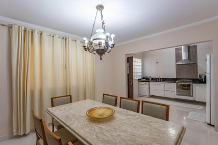 Casa à venda com 300m², 3 quartos e sem vaga Casa à venda com 300m², 3 quartos e sem vagaCopa