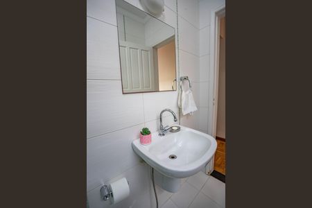 Casa à venda com 300m², 3 quartos e sem vaga Casa à venda com 300m², 3 quartos e sem vagaBanheiro social