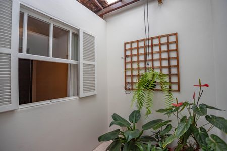 Casa à venda com 300m², 3 quartos e sem vaga Casa à venda com 300m², 3 quartos e sem vagaJardim de inverno