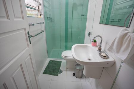 Casa à venda com 300m², 3 quartos e sem vaga Casa à venda com 300m², 3 quartos e sem vagaBanheiro social