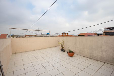 Casa à venda com 300m², 3 quartos e sem vaga Casa à venda com 300m², 3 quartos e sem vagaTerraço