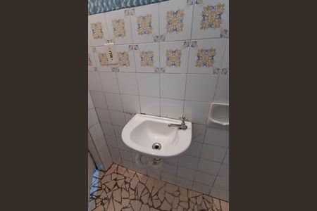 Casa à venda com 300m², 3 quartos e sem vaga Casa à venda com 300m², 3 quartos e sem vagaBanheiro fundos