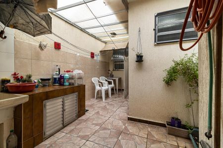 Casa à venda com 105m², 2 quartos e 1 vaga Casa à venda com 105m², 2 quartos e 1 vagaQuintal