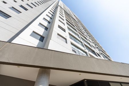 Apartamento para alugar com 67m², 3 quartos e 1 vaga Apartamento para alugar com 67m², 3 quartos e 1 vagaFachada