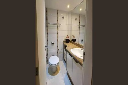 Apartamento à venda com 102m², 3 quartos e 1 vaga Apartamento à venda com 102m², 3 quartos e 1 vagaBanheiro