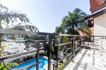 Casa à venda com 520m², 4 quartos e 6 vagas Casa à venda com 520m², 4 quartos e 6 vagasVaranda