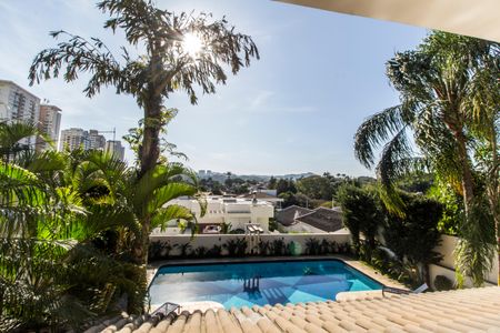 Casa à venda com 520m², 4 quartos e 6 vagas Casa à venda com 520m², 4 quartos e 6 vagasVista da Sala