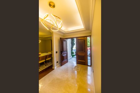 Casa à venda com 520m², 4 quartos e 6 vagas Casa à venda com 520m², 4 quartos e 6 vagasHall de entrada