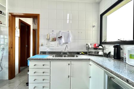 Apartamento à venda com 156m², 3 quartos e 3 vagas Apartamento à venda com 156m², 3 quartos e 3 vagasCozinha