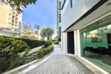 Apartamento à venda com 156m², 3 quartos e 3 vagas Apartamento à venda com 156m², 3 quartos e 3 vagasHall de entrada