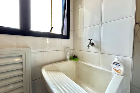 Apartamento à venda com 156m², 3 quartos e 3 vagas Apartamento à venda com 156m², 3 quartos e 3 vagasÁrea de Serviço
