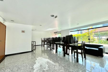 Apartamento à venda com 156m², 3 quartos e 3 vagas Apartamento à venda com 156m², 3 quartos e 3 vagasÁrea comum - Salão de festas