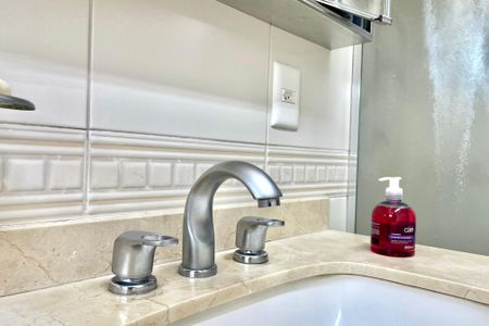Apartamento à venda com 156m², 3 quartos e 3 vagas Apartamento à venda com 156m², 3 quartos e 3 vagasBanheiro da Suíte 1