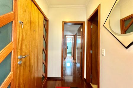 Apartamento à venda com 156m², 3 quartos e 3 vagas Apartamento à venda com 156m², 3 quartos e 3 vagasCorredor