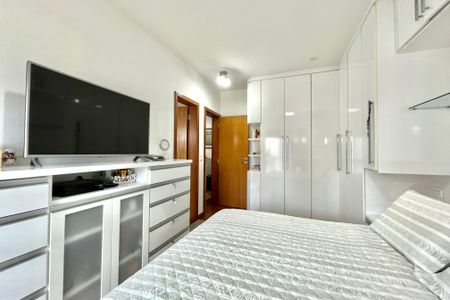 Apartamento à venda com 156m², 3 quartos e 3 vagas Apartamento à venda com 156m², 3 quartos e 3 vagasSuite 1