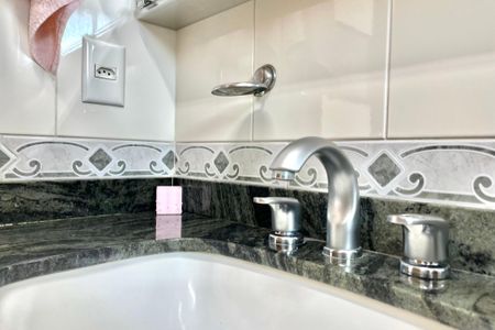Apartamento à venda com 156m², 3 quartos e 3 vagas Apartamento à venda com 156m², 3 quartos e 3 vagasBanheiro da Suíte 2