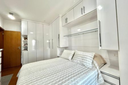 Apartamento à venda com 156m², 3 quartos e 3 vagas Apartamento à venda com 156m², 3 quartos e 3 vagasSuite 1