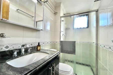 Apartamento à venda com 156m², 3 quartos e 3 vagas Apartamento à venda com 156m², 3 quartos e 3 vagasBanheiro da Suíte 2