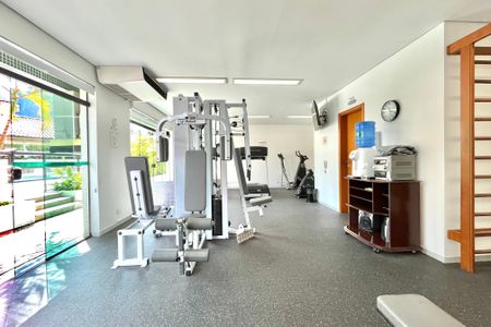 Apartamento à venda com 156m², 3 quartos e 3 vagas Apartamento à venda com 156m², 3 quartos e 3 vagasÁrea comum - Academia