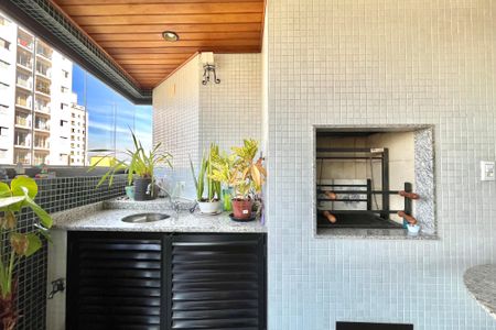 Apartamento à venda com 156m², 3 quartos e 3 vagas Apartamento à venda com 156m², 3 quartos e 3 vagasVaranda gourmet