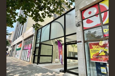 Apartamento à venda com 40m², 1 quarto e 1 vagaFachada