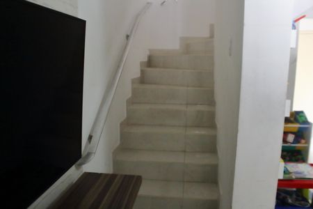 Casa à venda com 160m², 2 quartos e 4 vagasEscada