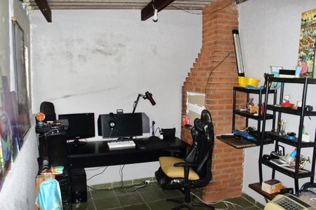 Casa à venda com 160m², 2 quartos e 4 vagasQuarto de Serviço