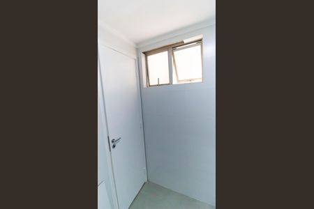 Apartamento à venda com 67m², 2 quartos e 1 vaga Apartamento à venda com 67m², 2 quartos e 1 vagaBanheiro Social