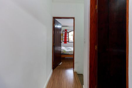 Casa à venda com 119m², 3 quartos e 2 vagas Casa à venda com 119m², 3 quartos e 2 vagasCorredor