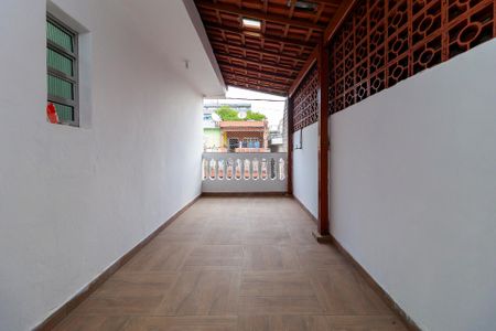 Casa à venda com 119m², 3 quartos e 2 vagas Casa à venda com 119m², 3 quartos e 2 vagasTerraço