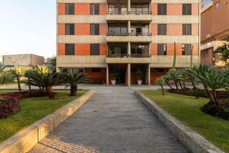 Apartamento para alugar com 166m², 3 quartos e 3 vagas Apartamento para alugar com 166m², 3 quartos e 3 vagasFachada