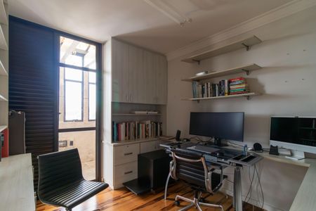 Apartamento para alugar com 166m², 3 quartos e 3 vagas Apartamento para alugar com 166m², 3 quartos e 3 vagasEscritório