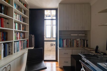 Apartamento para alugar com 166m², 3 quartos e 3 vagas Apartamento para alugar com 166m², 3 quartos e 3 vagasEscritório