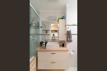 Apartamento para alugar com 166m², 3 quartos e 3 vagas Apartamento para alugar com 166m², 3 quartos e 3 vagasBanheiro da Suíte