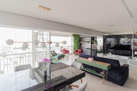 Apartamento à venda com 144m², 2 quartos e 2 vagas Apartamento à venda com 144m², 2 quartos e 2 vagasSala e Cozinha