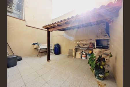 Casa à venda com 134m², 3 quartos e 2 vagas Casa à venda com 134m², 3 quartos e 2 vagasChurrasqueira