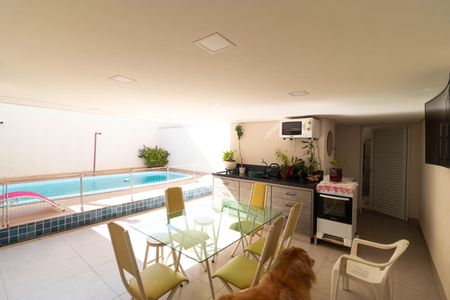 Casa à venda com 200m², 3 quartos e 3 vagasÁrea comum - Churrasqueira