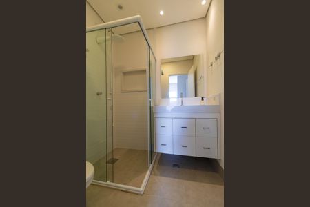 Casa à venda com 200m², 3 quartos e 3 vagasBanheiro da Suíte 01