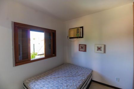 Casa de condomínio à venda com 300m², 5 quartos e 2 vagas Casa de condomínio à venda com 300m², 5 quartos e 2 vagasSuíte Externa