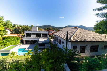 Casa de condomínio à venda com 300m², 5 quartos e 2 vagas Casa de condomínio à venda com 300m², 5 quartos e 2 vagasVista da Suíte Externa