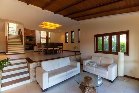 Casa de condomínio à venda com 300m², 5 quartos e 2 vagas Casa de condomínio à venda com 300m², 5 quartos e 2 vagasSala