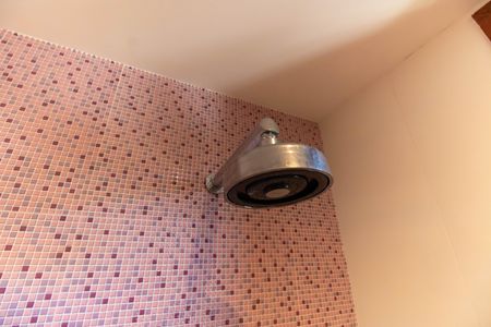 Casa de condomínio à venda com 300m², 5 quartos e 2 vagas Casa de condomínio à venda com 300m², 5 quartos e 2 vagasChuveiro